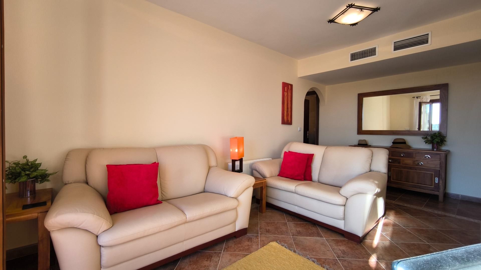 Wohnzimmer von Dachboden zum Verkauf in Ayamonte mit Privatgarten, Terrasse und Möbliert
