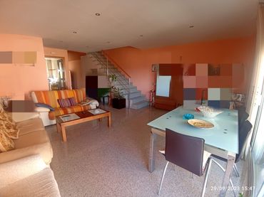 Casa con balcone in vendita a Carrer Roca de la Pila