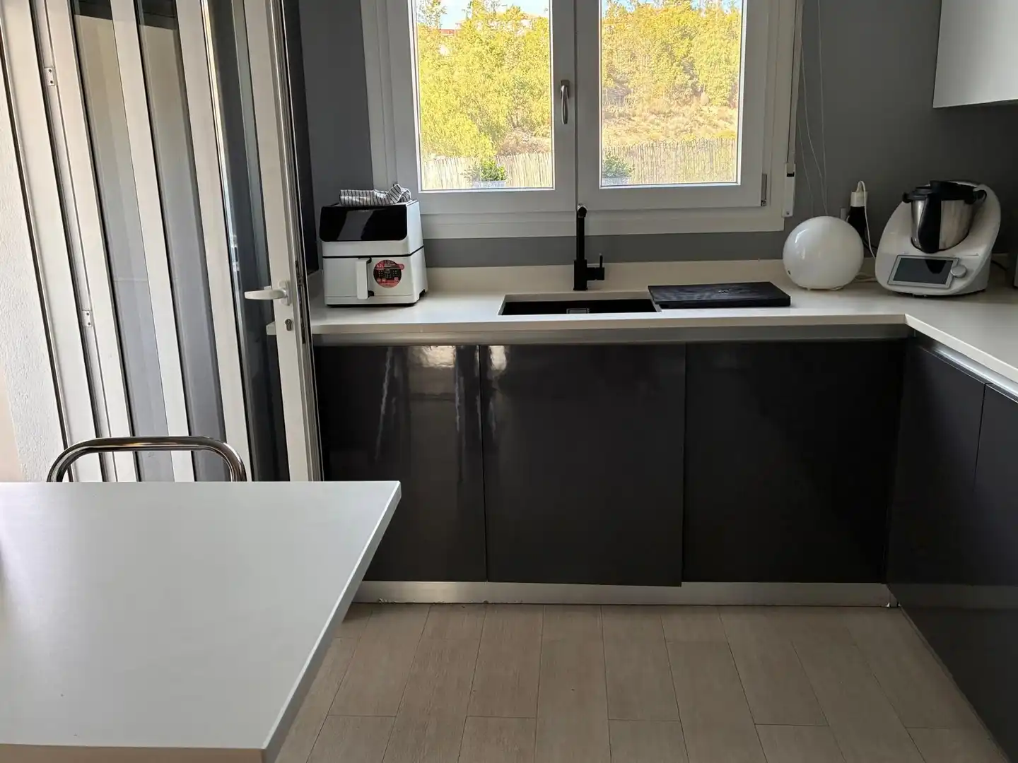 Kitchen of Houses for sale in Sevilla  with Private garden, Terrace and Balcony