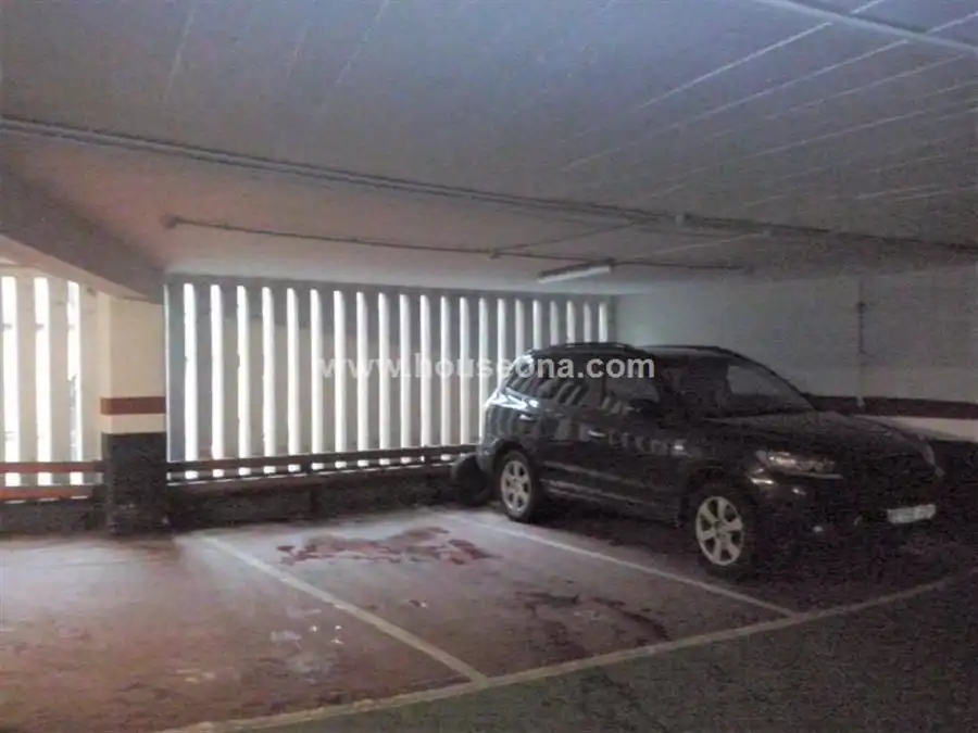 Einzelparkplatz zum Verkauf in Abando - Albia, imagen 2