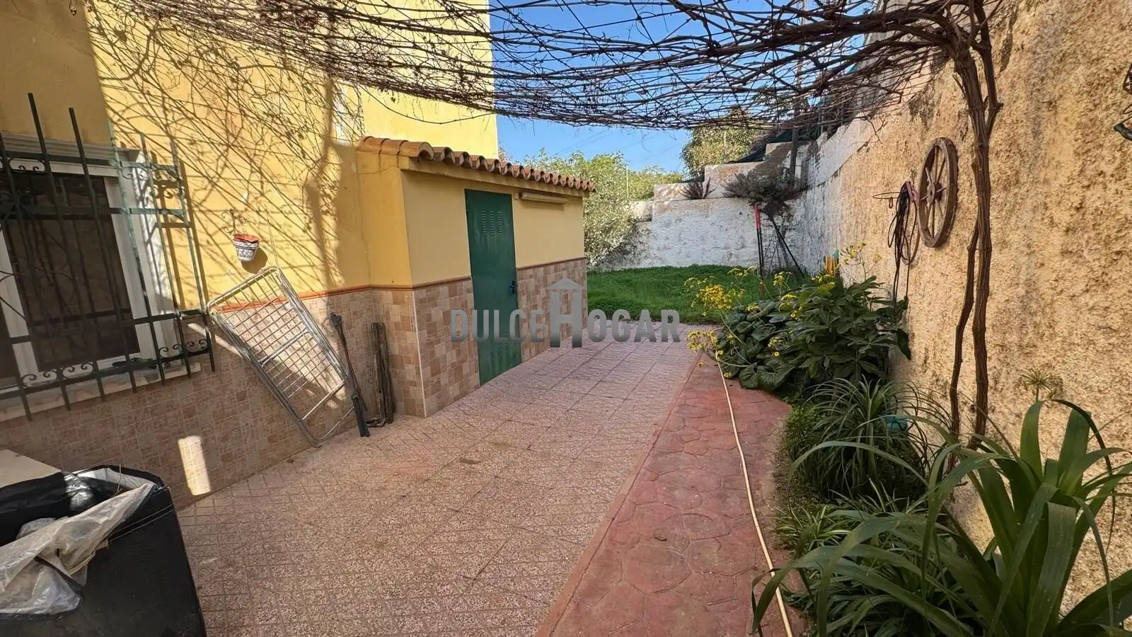 Vista exterior de Casa o chalet en venta en Rincón de la Victoria con Aire acondicionado, Jardín privado y Terraza