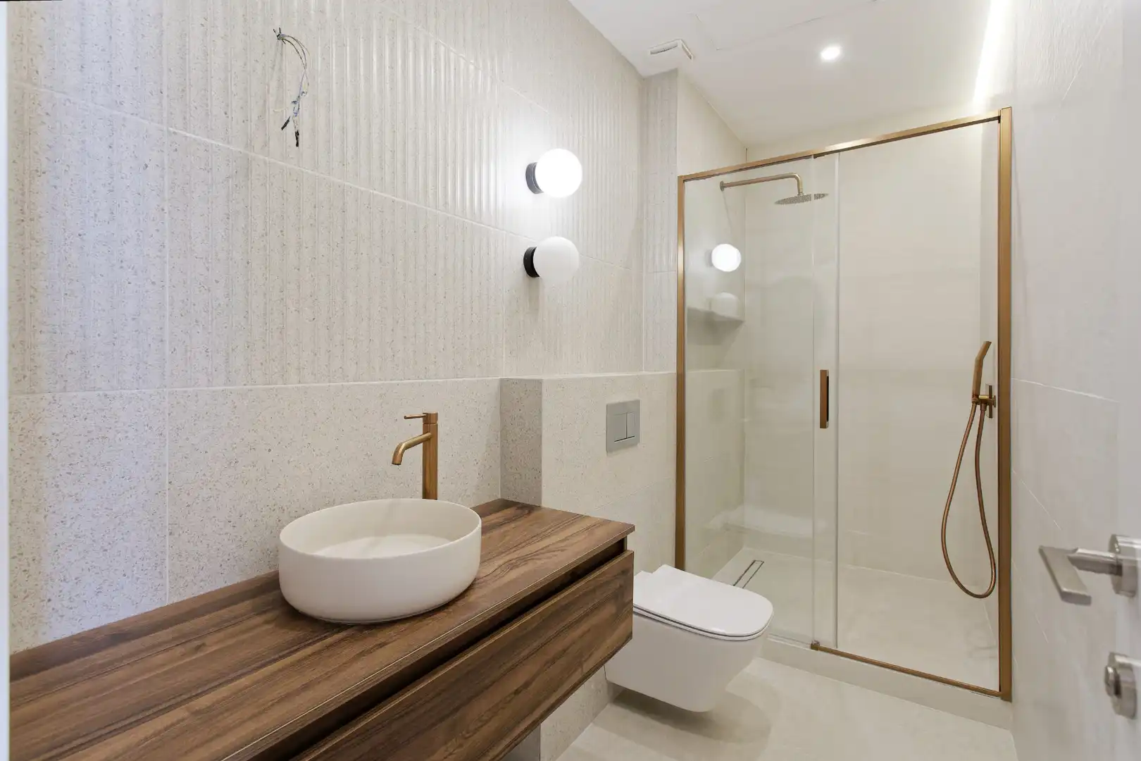Baño de Piso en venta en Barcelona con Aire acondicionado, Calefacción y Horno