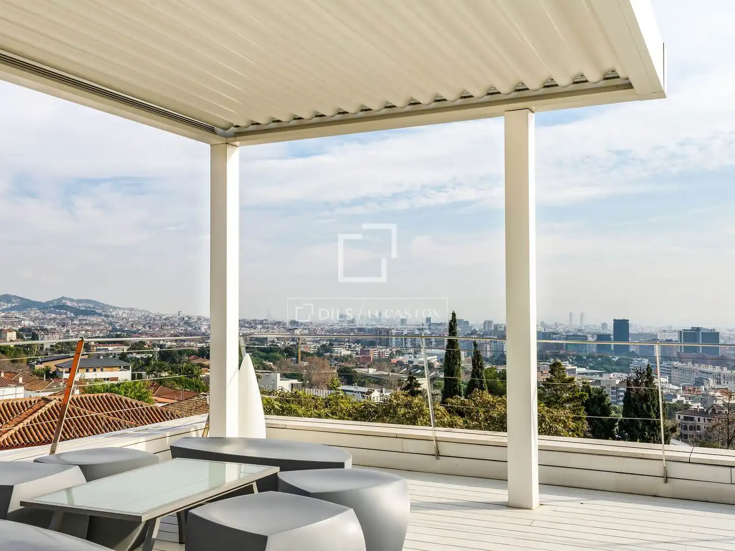 Terrassa de Casa o xalet en venda en Barcelona amb Aire condicionat, Calefacció i Jardí privat