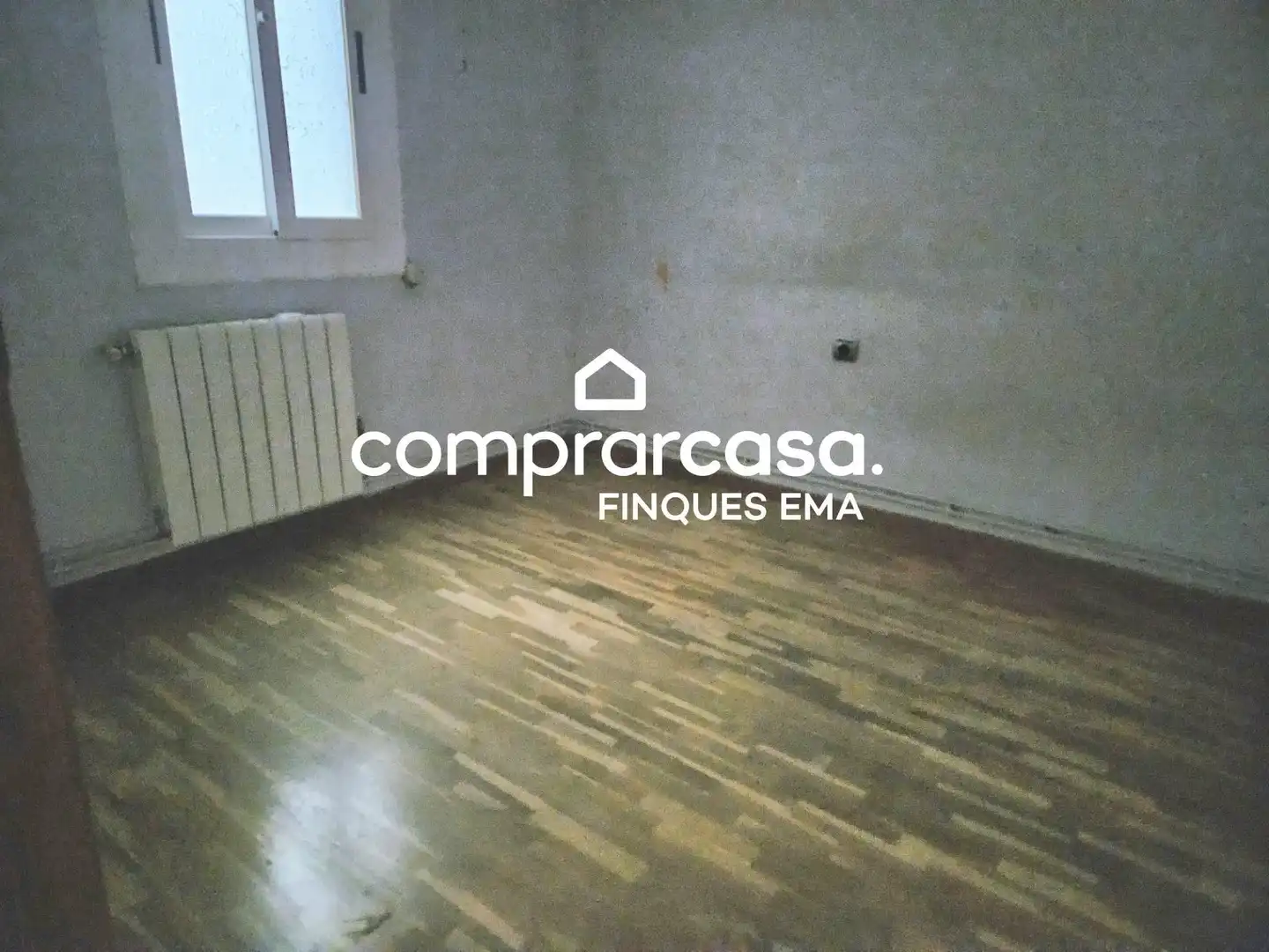 Dormitori de Pis en venda en Sant Boi de Llobregat amb Parquet i Balcó