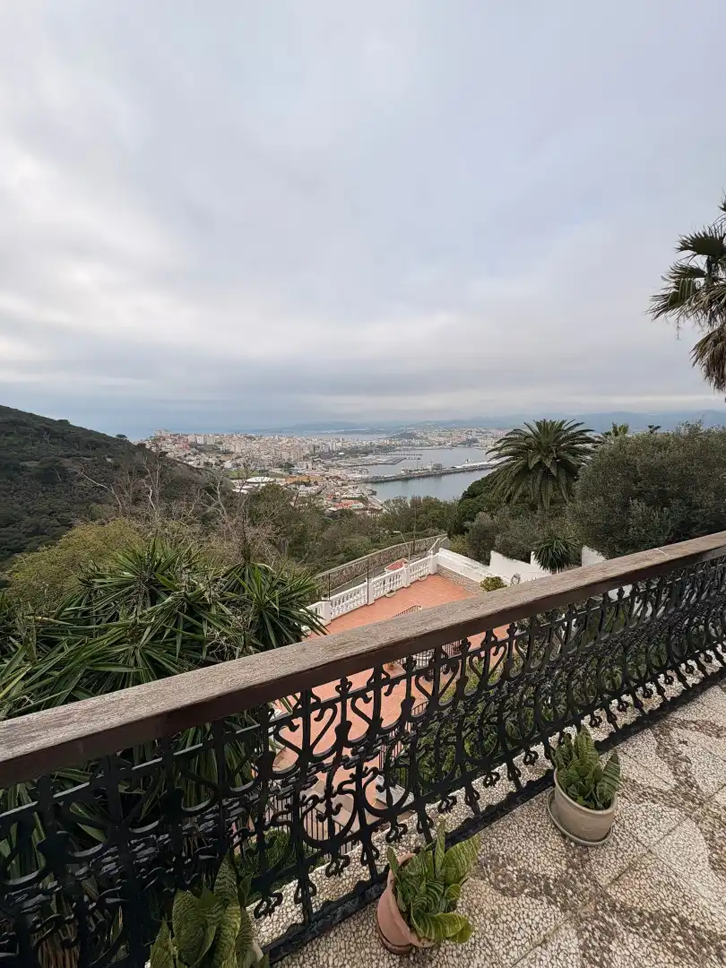 Vista exterior de Casa o xalet en venda en Ceuta amb Aire condicionat, Calefacció i Jardí privat