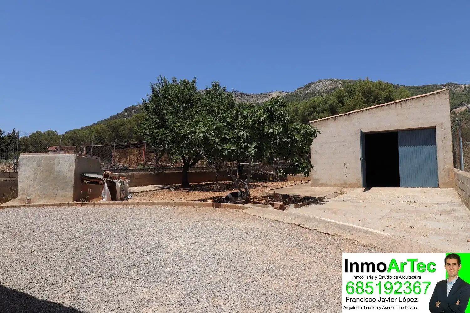 Vista exterior de Casa o xalet en venda en Íllora amb Jardí privat i Traster