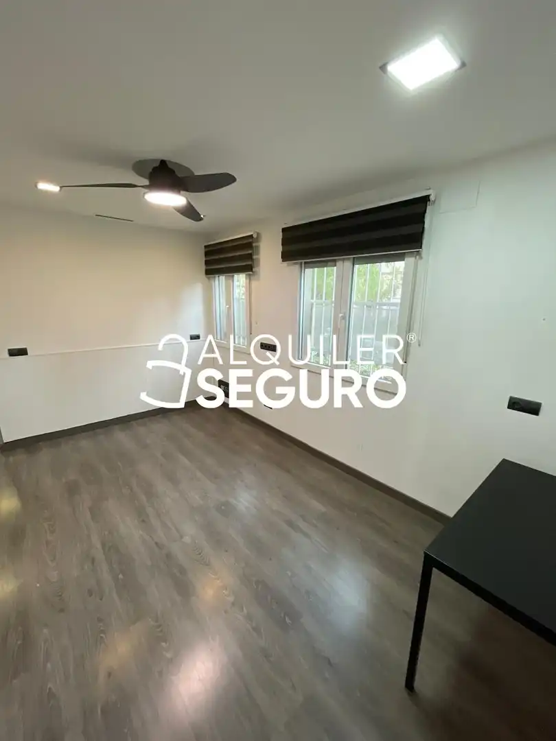 Bedroom of Flat for rent in Madrid  with Air Conditioner and Heating