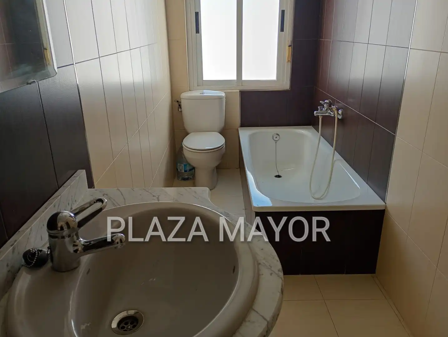 Bany de Pis en venda en Salamanca amb Calefacció i Moblat