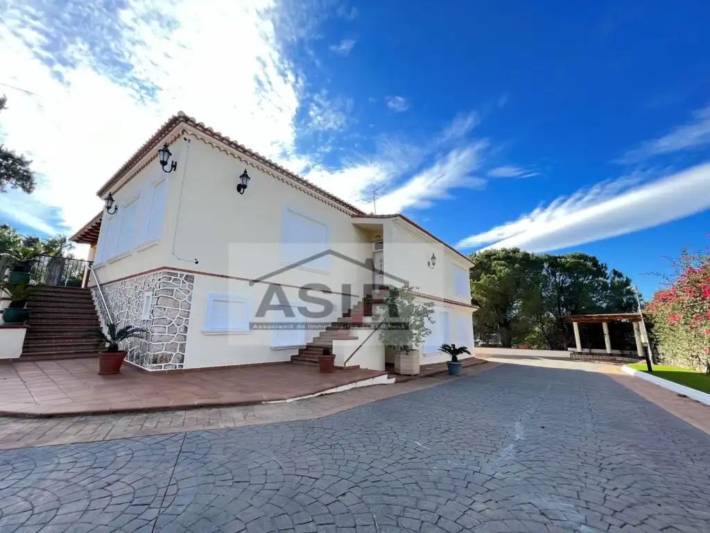 Vista exterior de Casa o chalet en venta en Alzira con Aire acondicionado, Terraza y Piscina