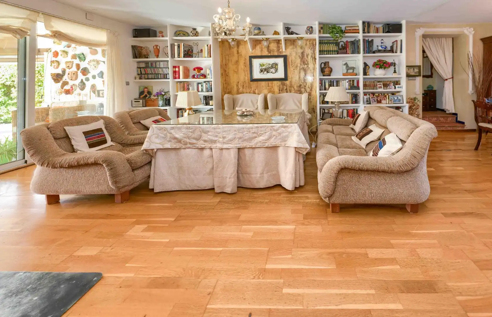 Sala d'estar de Casa o xalet en venda en Espartinas amb Aire condicionat, Jardí privat i Terrassa