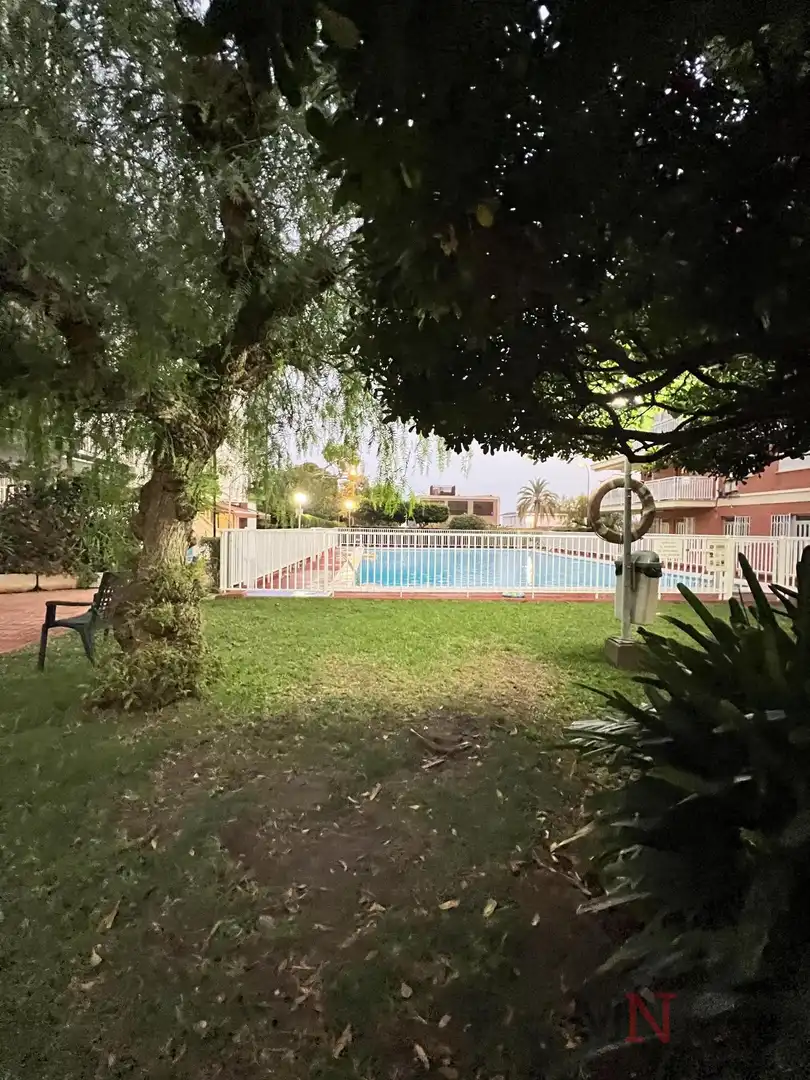Piscina de Apartament en venda en Castellón de la Plana / Castelló de la Plana amb Aire condicionat, Calefacció i Terrassa