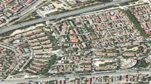 Foto 3 de Piso en venta en Calle Sevilla, Can Bou, Castelldefels