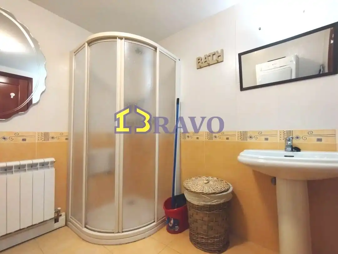 Badezimmer von Wohnung zur Miete in Medina de Pomar mit Heizung und Abstellraum