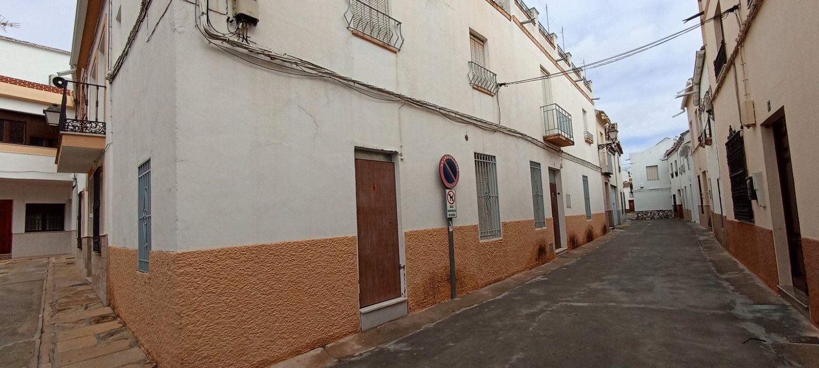 Vista exterior de Casa o xalet en venda en Porcuna