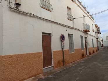 House with balcony for sale in Calle Cruz de la Monja