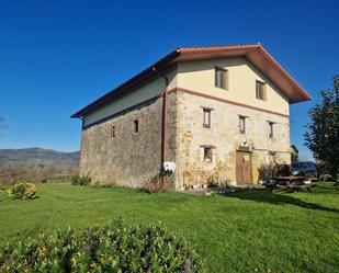 Vista exterior de Finca rústica en venda en Errenteria amb Jardí privat, Traster i Alarma