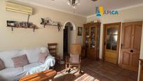 Sala d'estar de Casa o xalet en venda en Algeciras amb Aire condicionat i Jardí privat