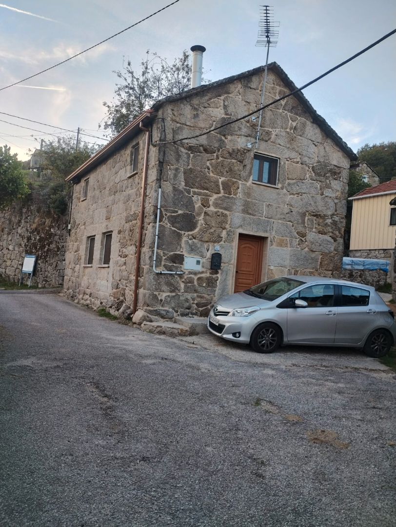 Vista exterior de Casa o xalet de lloguer en A Cañiza   amb Parquet, Traster i Moblat