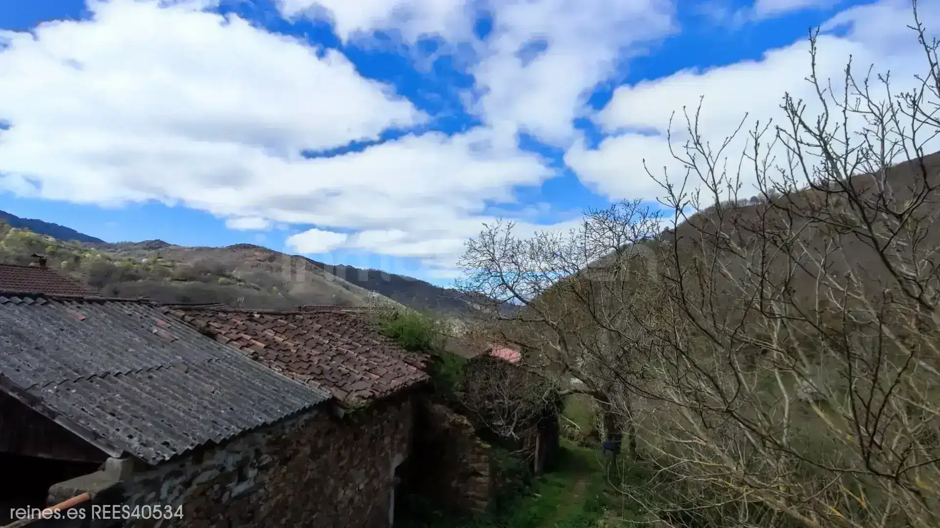 Vista exterior de Casa o xalet en venda en Mieres (Asturias)