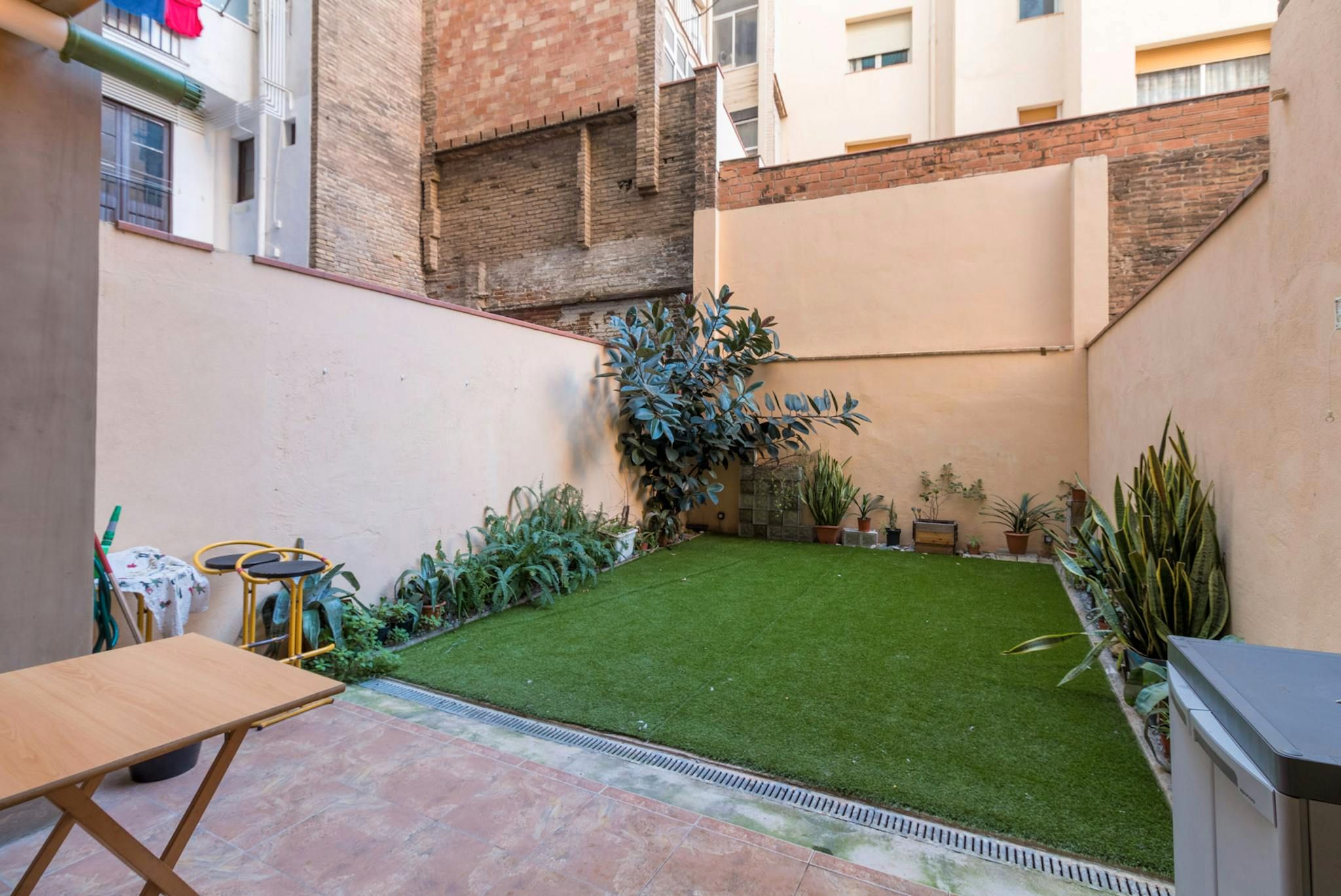 Terrassa de Pis de lloguer en  Barcelona Capital amb Calefacció, Jardí privat i Moblat