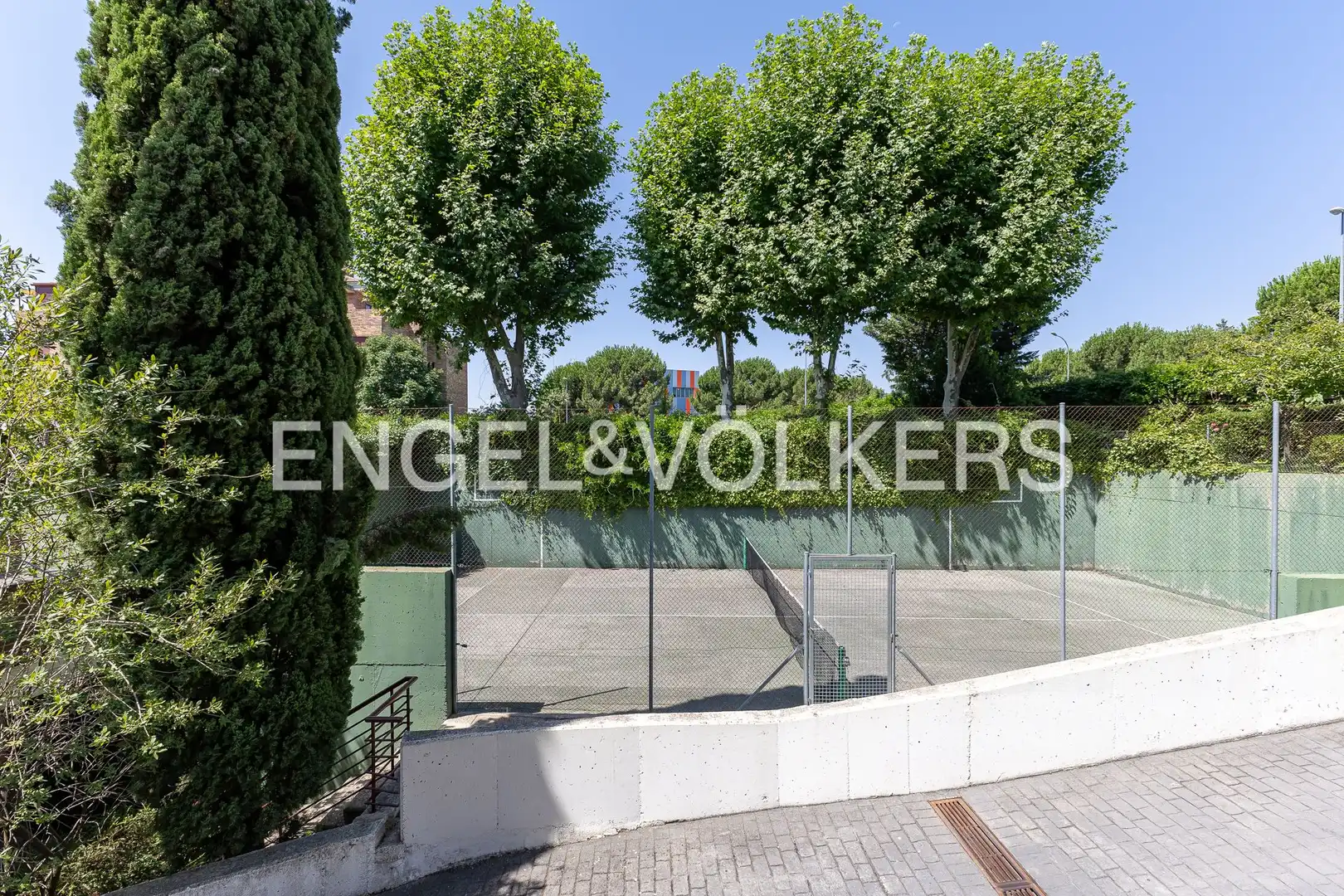 Terraza de Dúplex en venta en Majadahonda con Aire acondicionado, Calefacción y Jardín privado