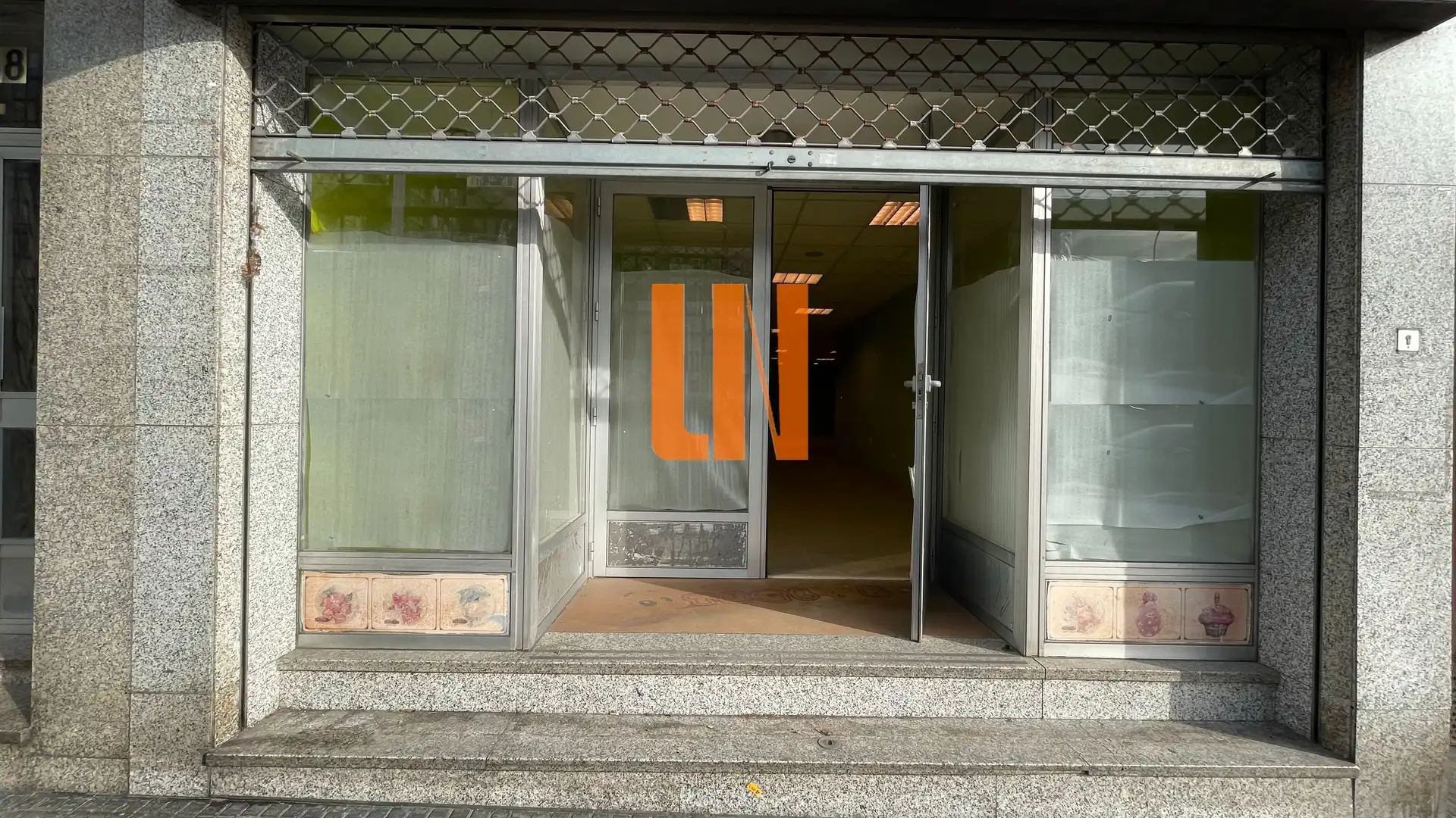 Business premises to rent in Os Mallos