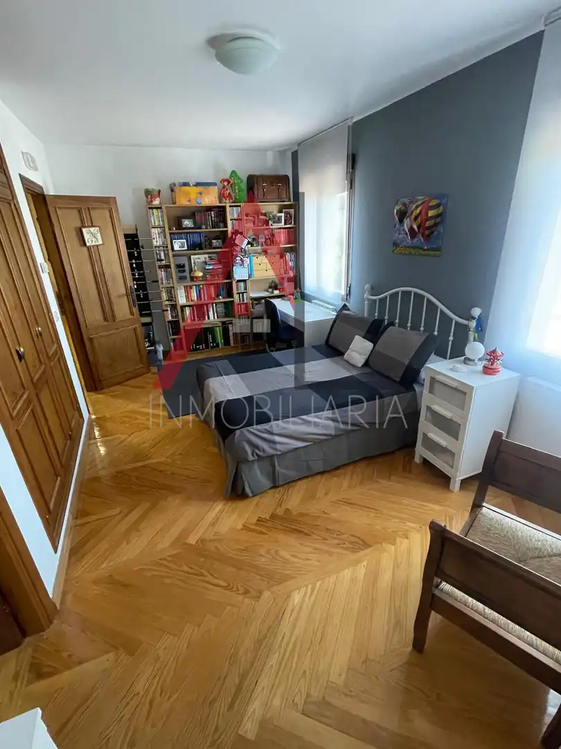 Dormitori de Casa o xalet en venda en Navas de Oro amb Calefacció, Jardí privat i Parquet