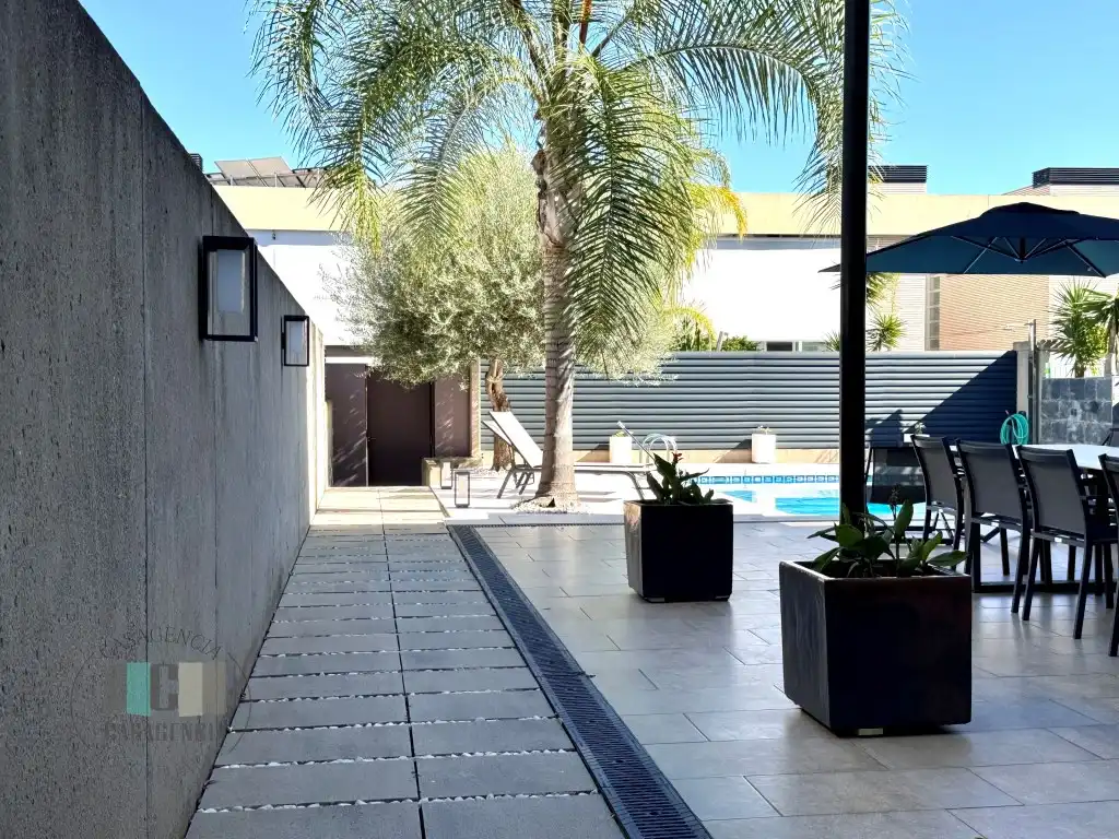 Casa o chalet de alquiler en Calle Violant De Casalduch, Torreón - La Almadraba