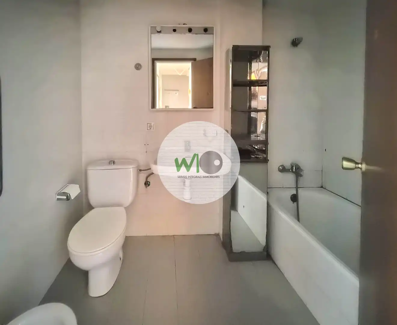 Baño de Piso en venta en Girona con Terraza y Balcón