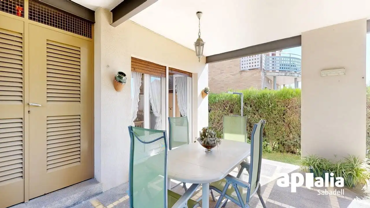 Terrassa de Casa o xalet en venda en Barberà del Vallès amb Aire condicionat, Calefacció i Jardí privat