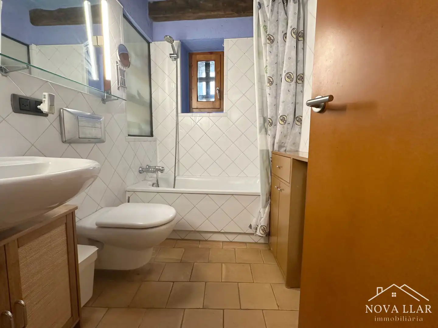 Baño de Finca rústica en venta en Les Llosses con Calefacción, Jardín privado y Parquet
