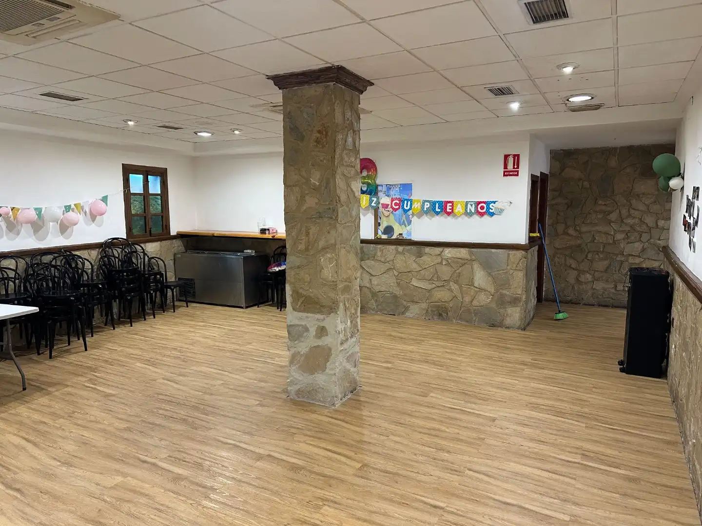 Commercial properties for sale in Úbeda  with Air Conditioner, Heating and Parquet flooring