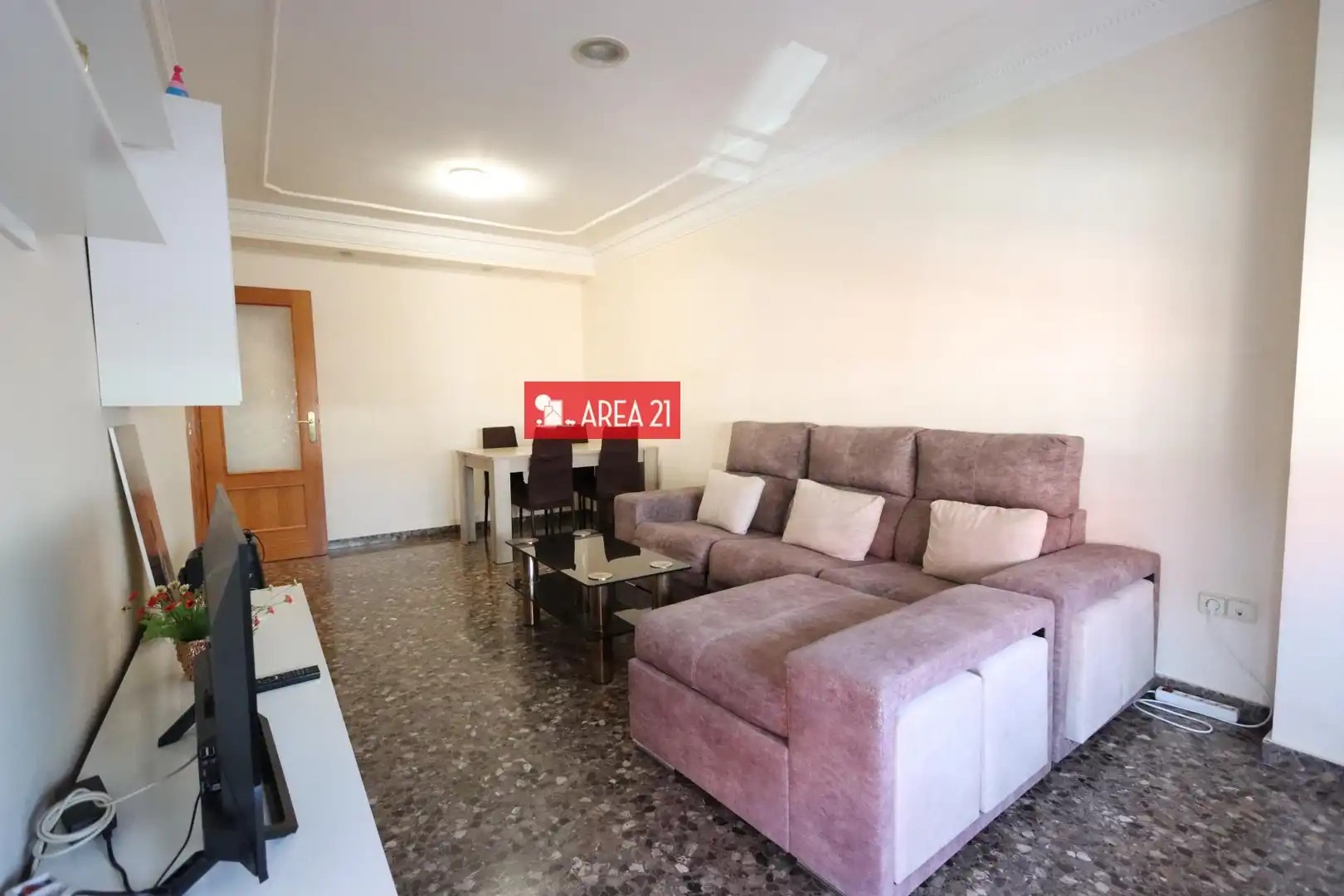 Sala de estar de Piso en venta en La Pobla de Vallbona con Trastero y Balcón