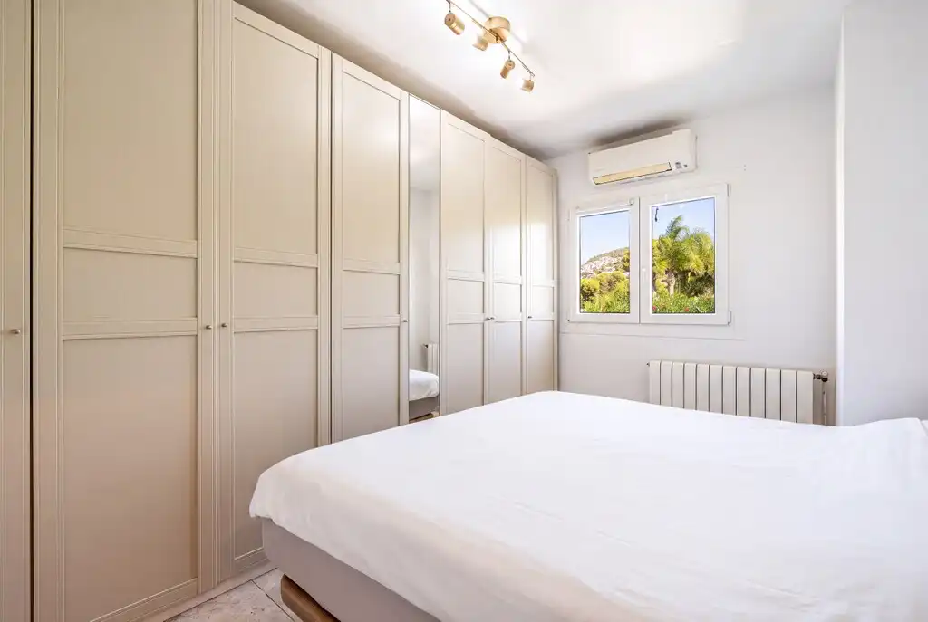 Bedroom of Detached homes for sale in Calvià  with Air Conditioner, Heating and Terrace