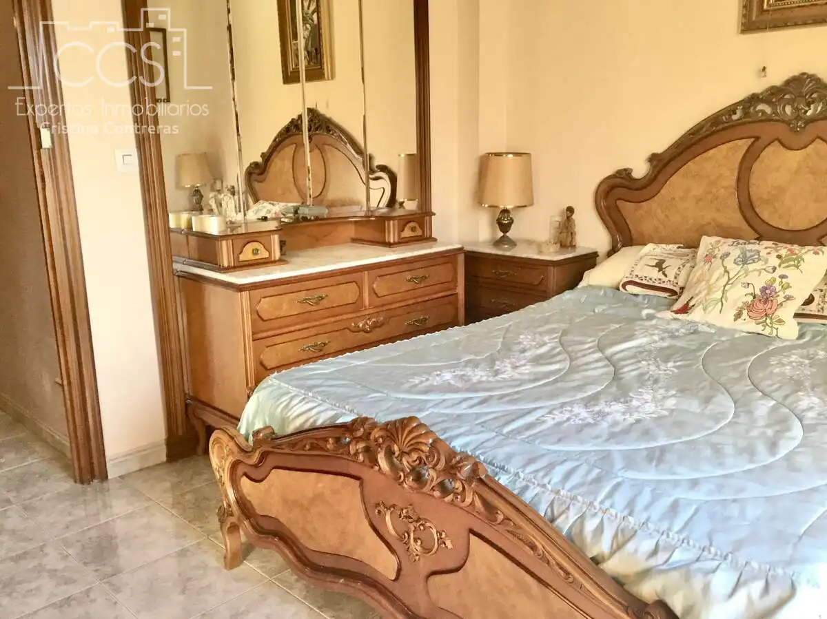 Habitación de Casa adosada en venta en Sevilla con Aire acondicionado, Terraza y Trastero