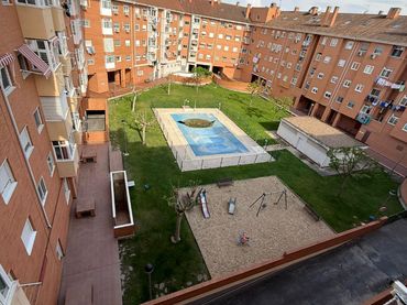 Pis amb piscina en venda a El Arroyo - La Fuente