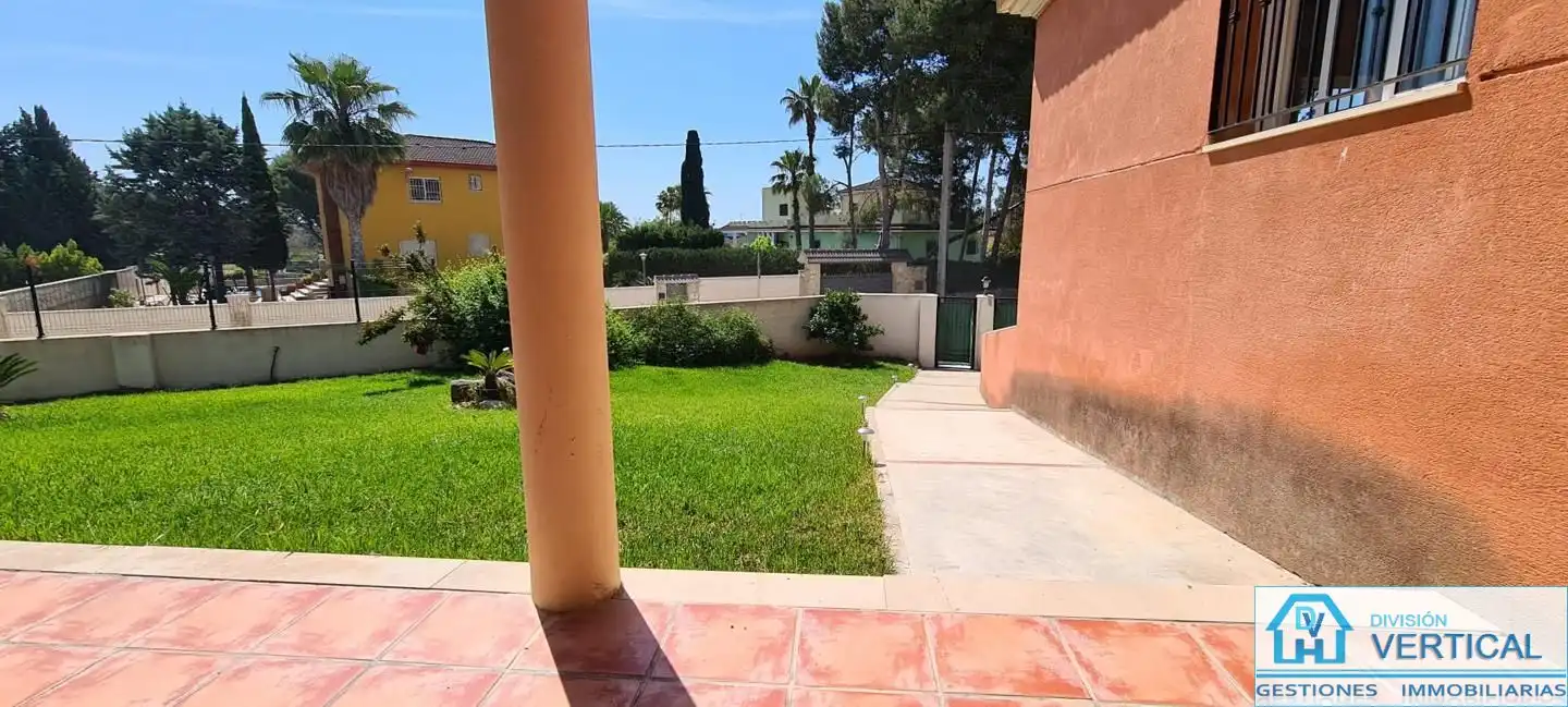Garden of Houses for rent in Riba-roja de Túria  with Air Conditioner, Private garden and Swimming Pool