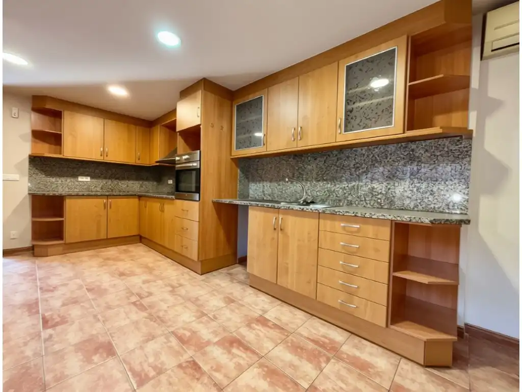 Cuina de Casa o xalet en venda en Torroella de Montgrí amb Aire condicionat, Moblat i Forn