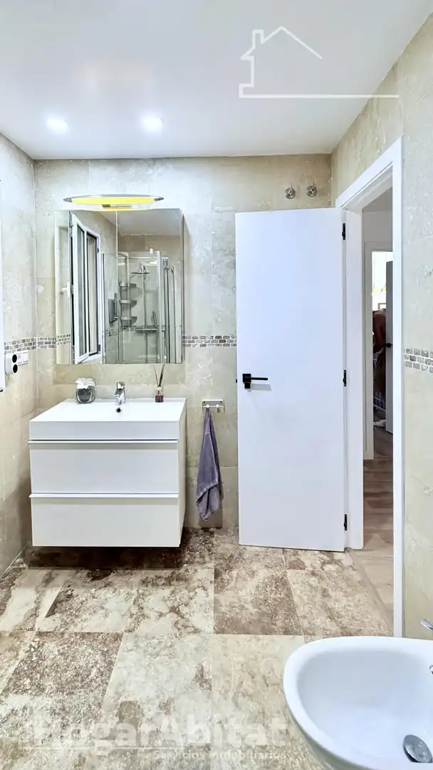Bathroom of Houses for sale in Torrent  with Air Conditioner, Heating and Private garden