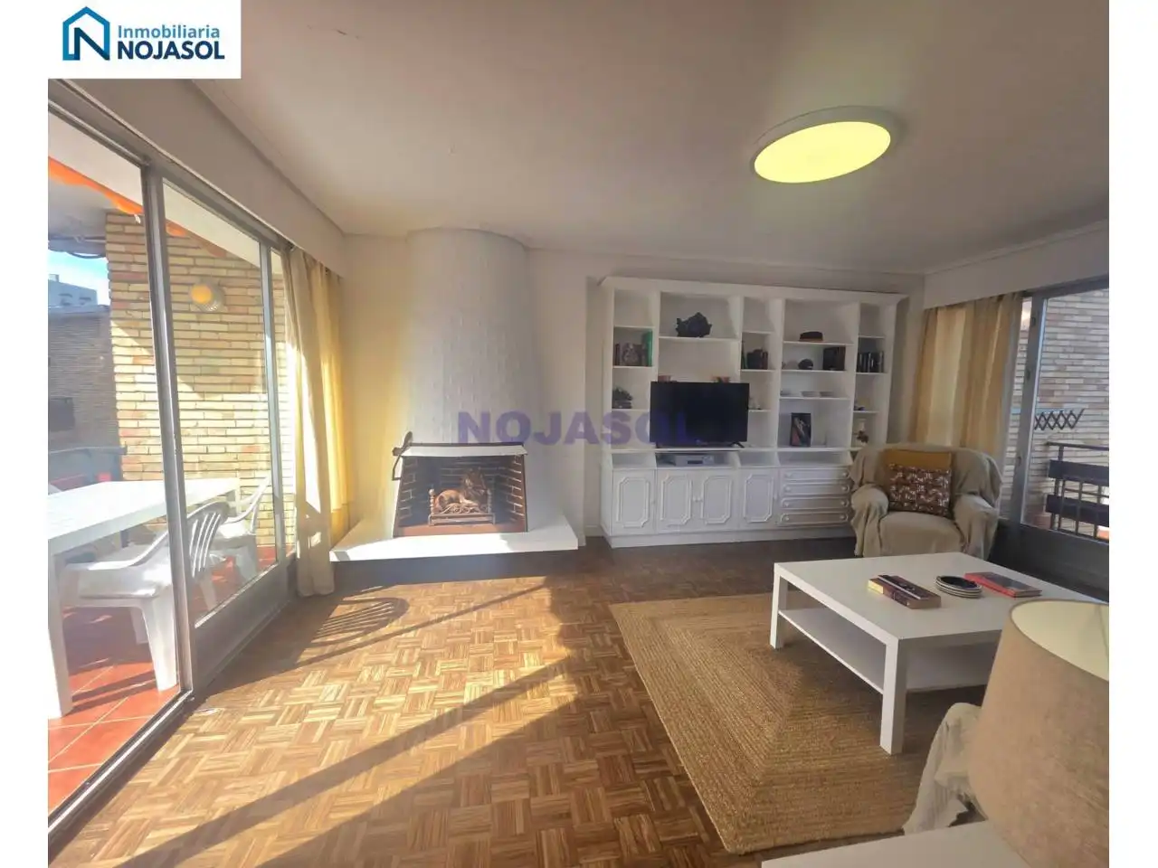 Sala de estar de Apartamento en venta en Laredo con Calefacción, Parquet y Terraza