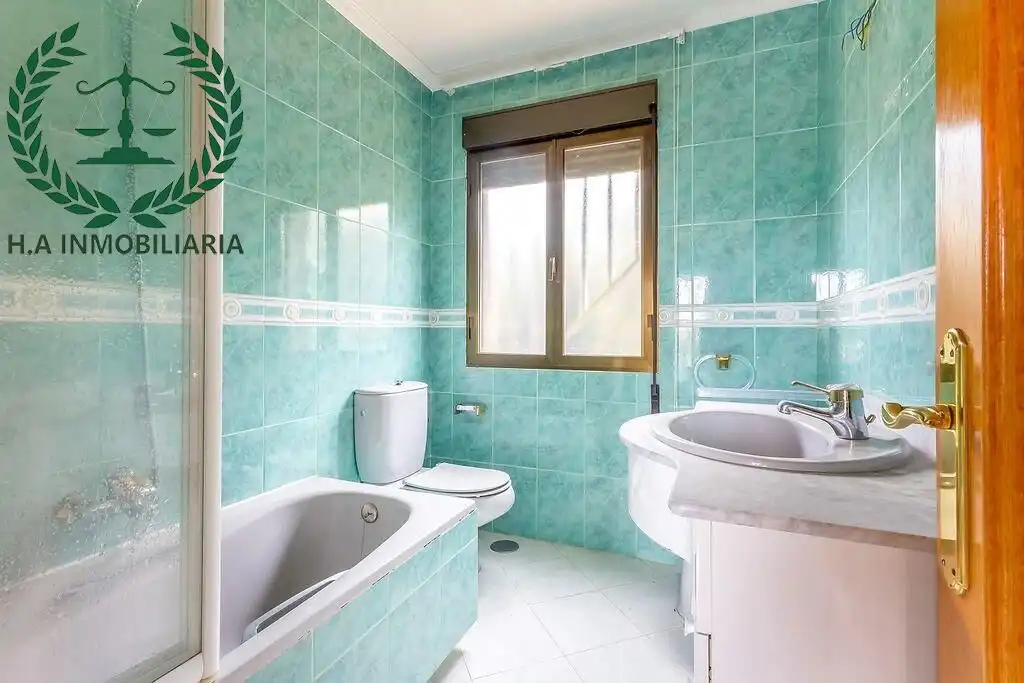 Bathroom of Houses for sale in Pedrezuela  with Air Conditioner, Heating and Terrace