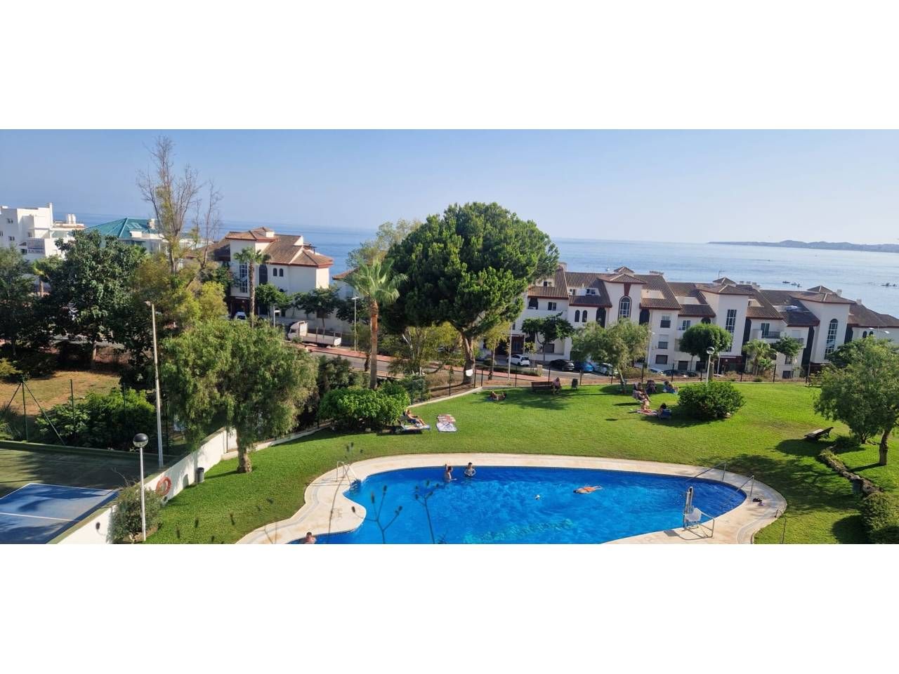 Jardí de Apartament de lloguer en Benalmádena amb Aire condicionat, Terrassa i Traster