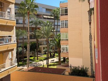 Apartament amb ascensor en venda a Calle Estocolmo 17