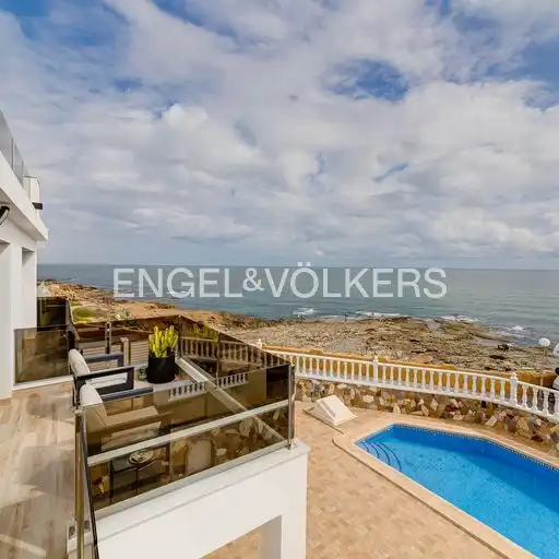 Vista exterior de Casa o chalet en venta en Torrevieja con Aire acondicionado, Calefacción y Terraza