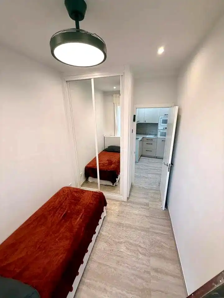 Bedroom of Flat for rent in Madrid  with Air Conditioner, Heating and Terrace