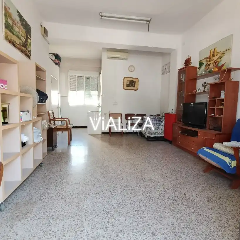 Business premises for sale in Casc Urbà