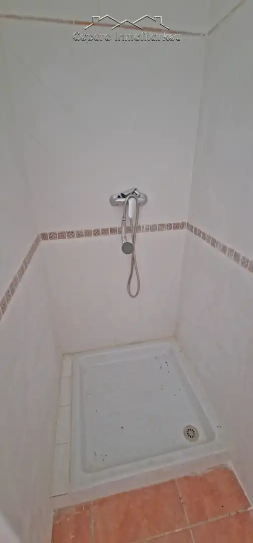 Badezimmer von Einfamilien-Reihenhaus zum Verkauf in El Puerto de Santa María mit Privatgarten und Balkon