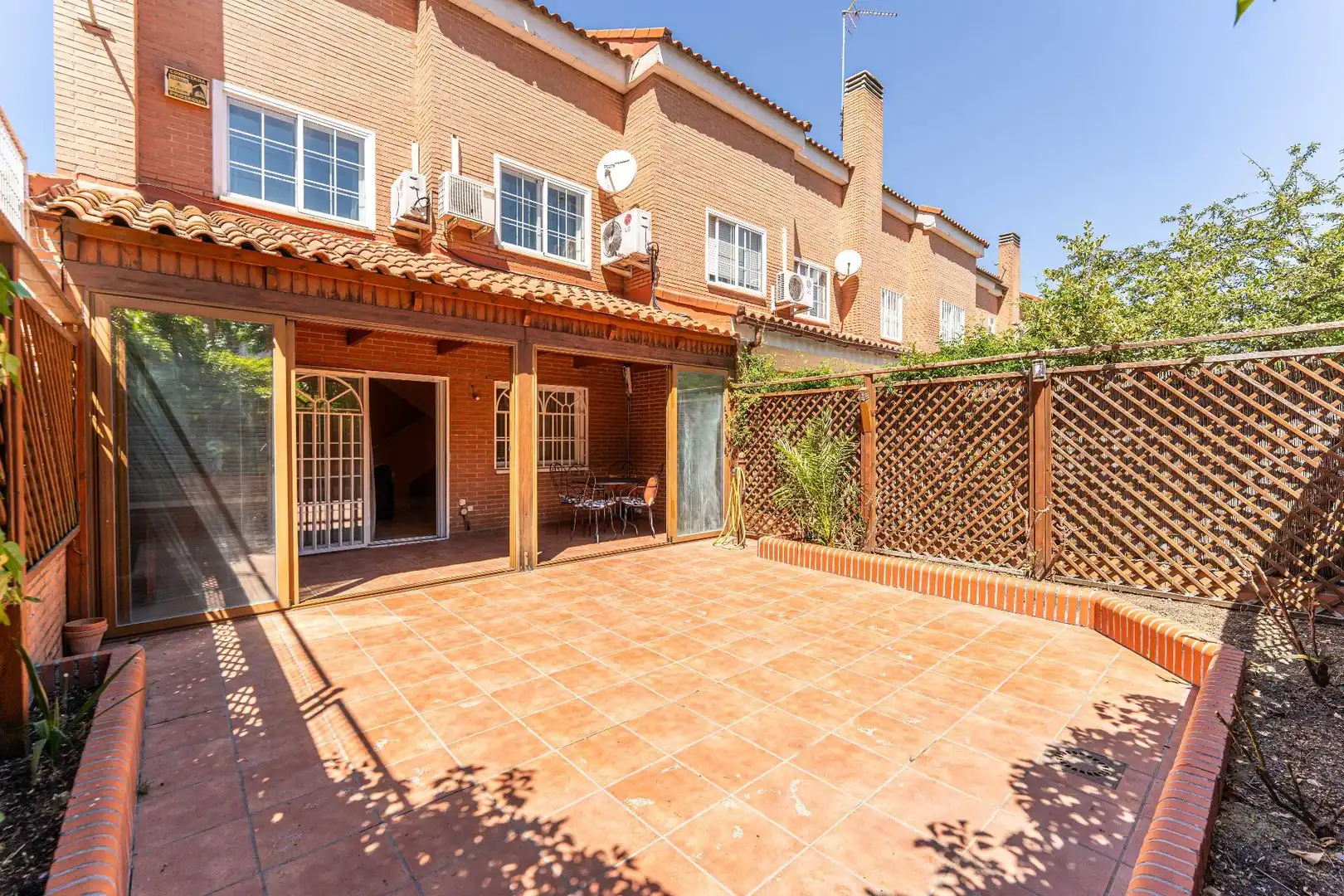 Terraza de Casa adosada en venta en Fuenlabrada con Aire acondicionado, Calefacción y Jardín privado