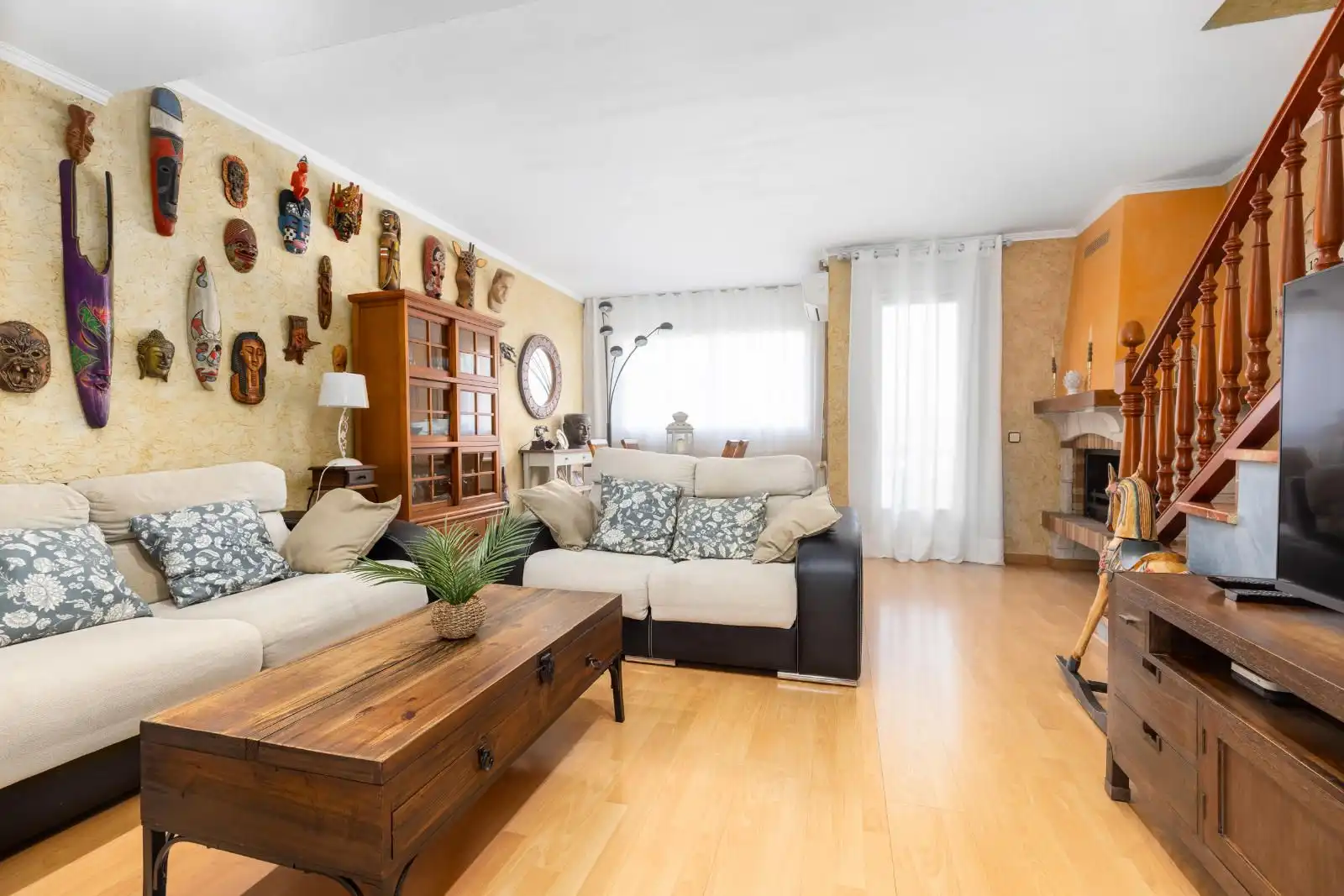 Sala d'estar de Casa adosada en venda en Parets del Vallès amb Aire condicionat, Calefacció i Forn