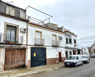 Vista exterior de Casa adosada en venda en Aguilar de la Frontera amb Terrassa i Traster